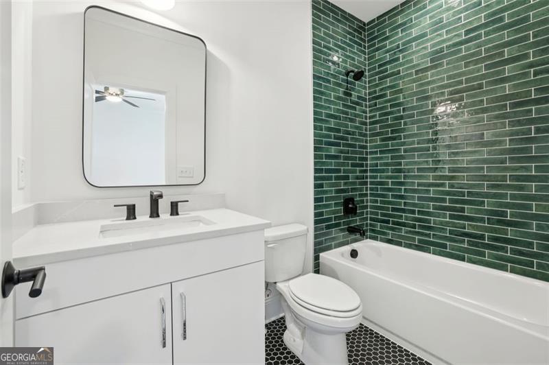 2595 Apple Valley Road