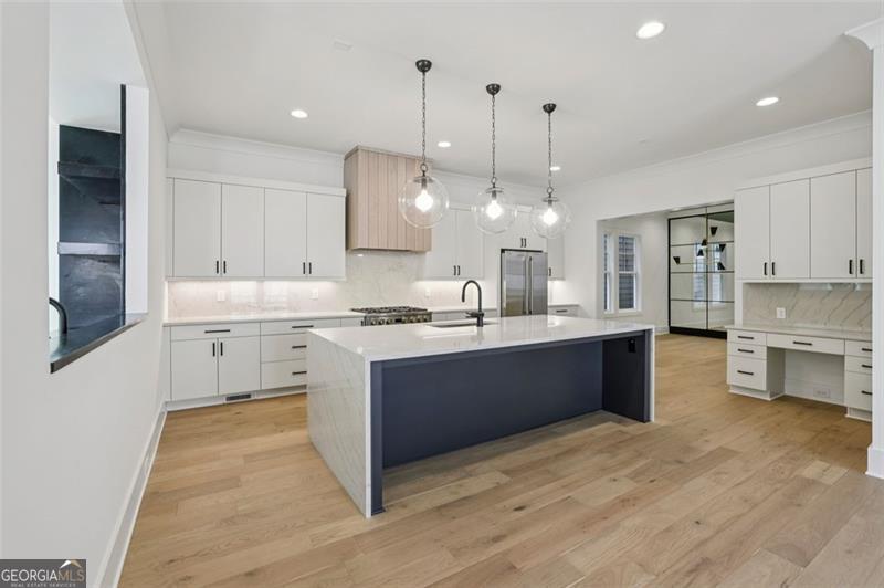 2595 Apple Valley Road