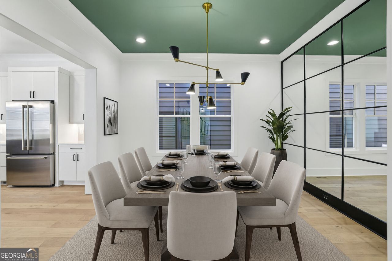 2595 Apple Valley Road