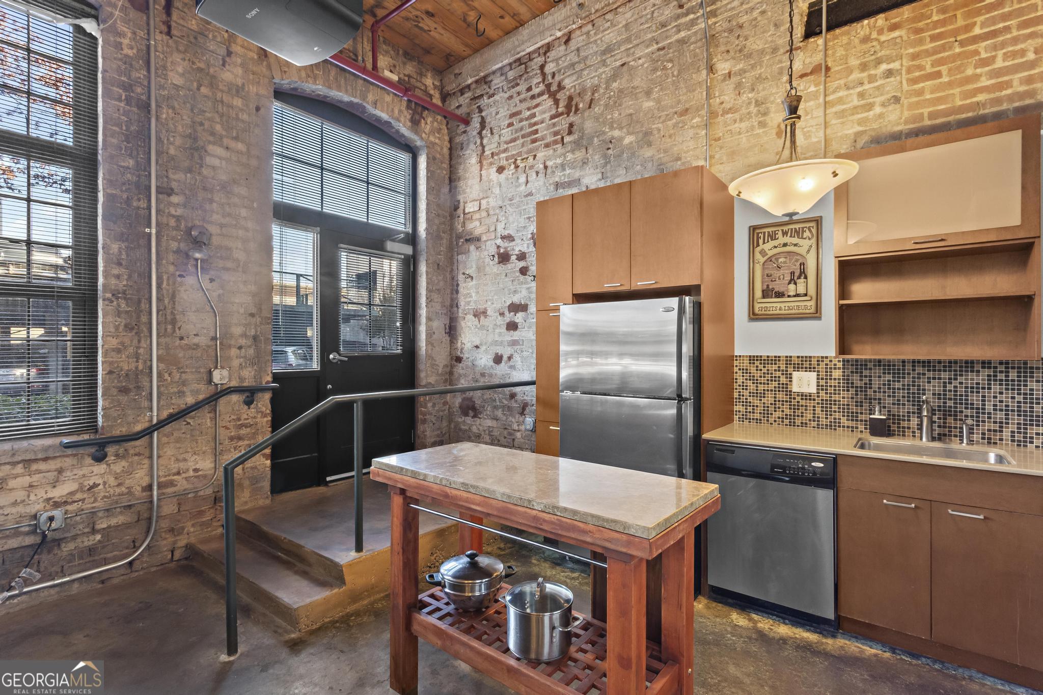 170 Boulevard SE # F109