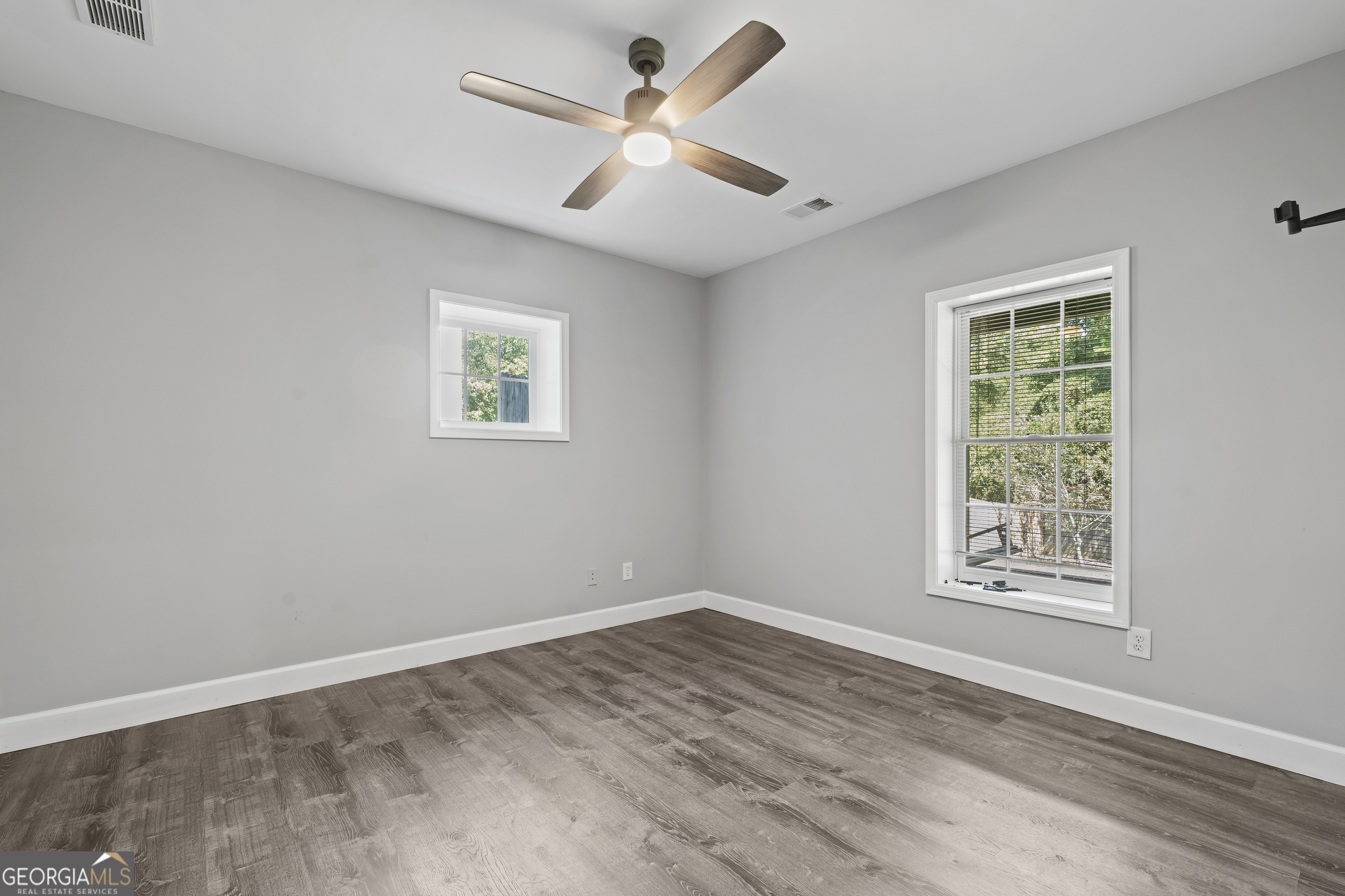 141 Ennisbrook Drive SE