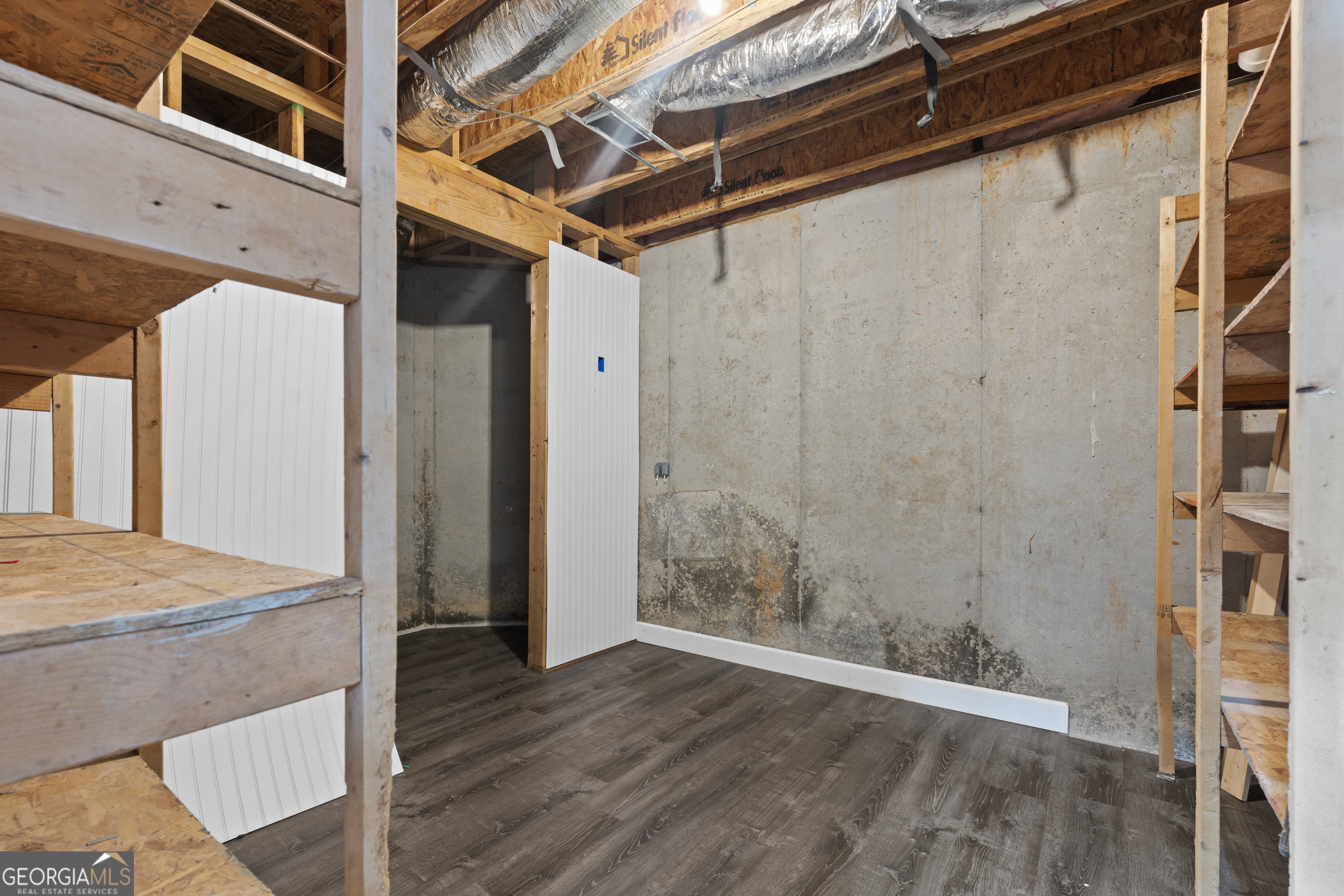 141 Ennisbrook Drive SE