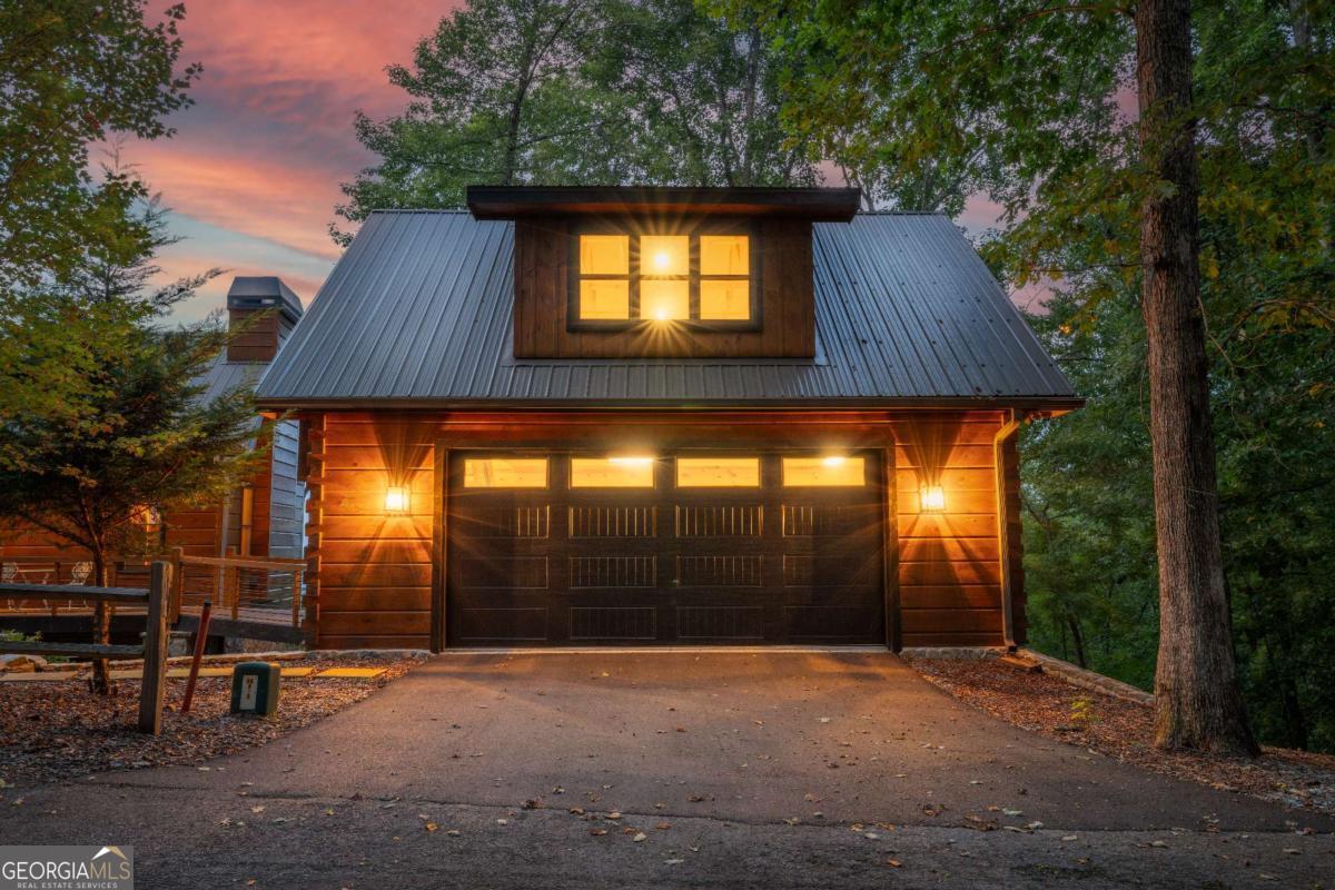 851 N Moreland Drive N