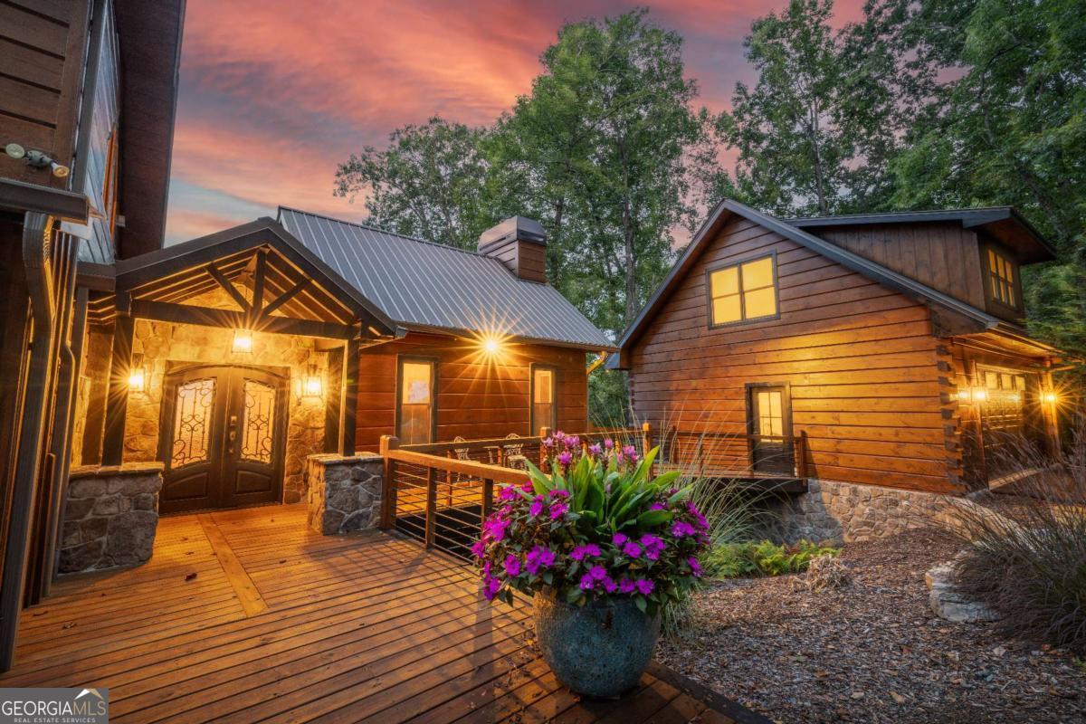 851 N Moreland Drive N