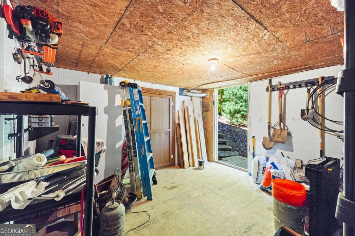 851 N Moreland Drive N