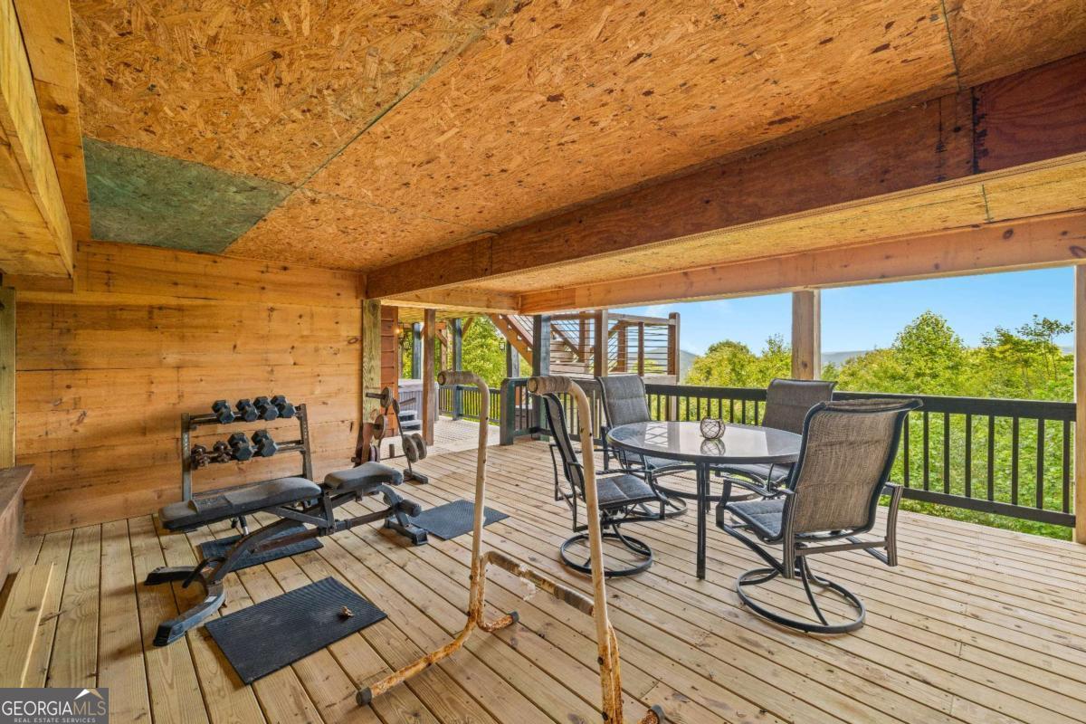 851 N Moreland Drive N