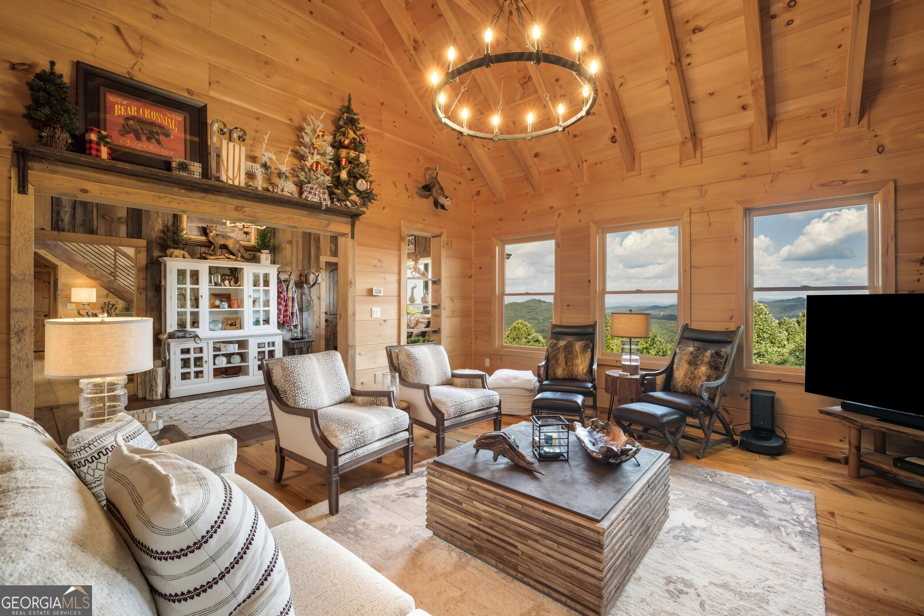 851 N Moreland Drive N