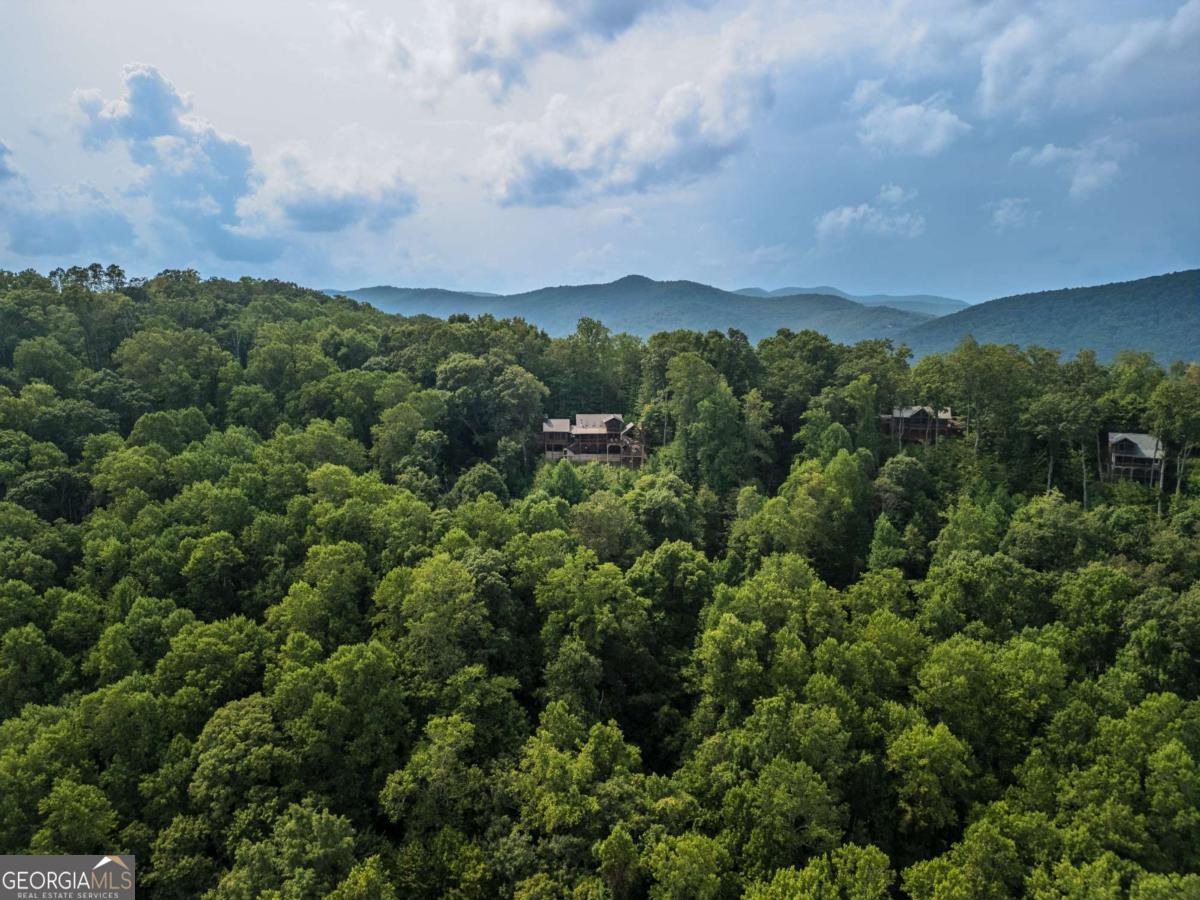 851 N Moreland Drive N