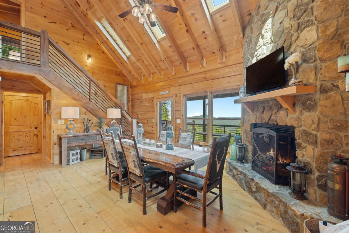 851 N Moreland Drive N