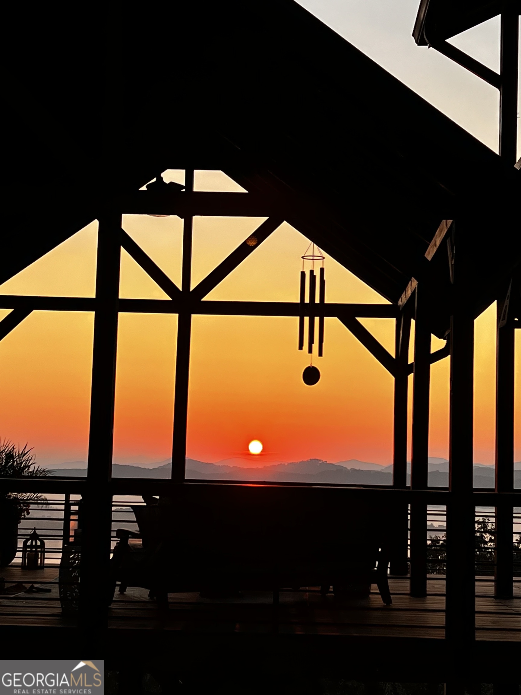 851 N Moreland Drive N