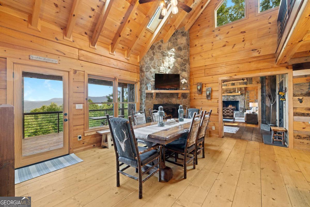 851 N Moreland Drive N