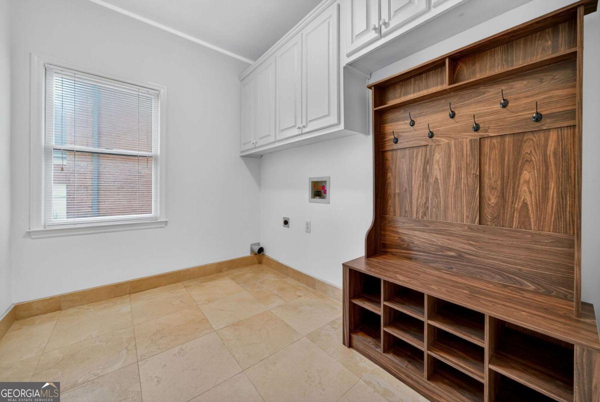 4569 Fountain Drive.