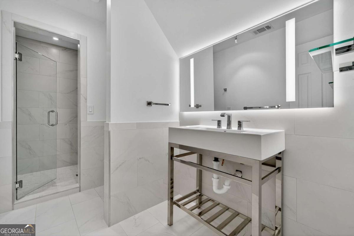 4569 Fountain Drive.