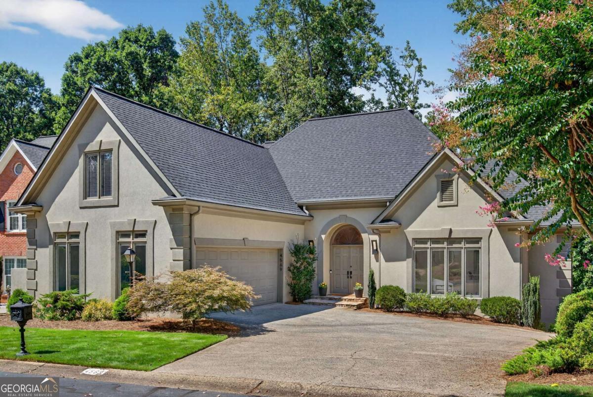 4569 Fountain Drive.