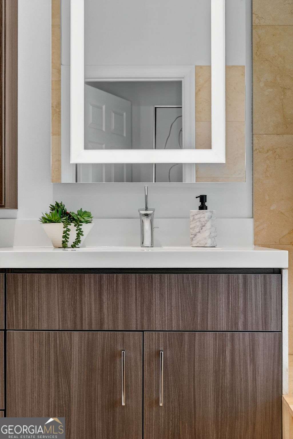 4569 Fountain Drive.