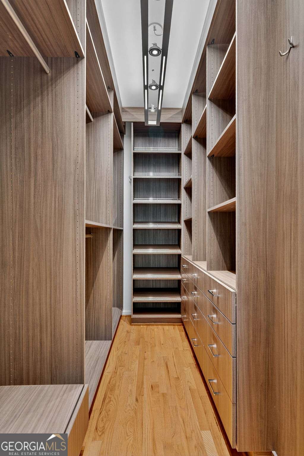 4569 Fountain Drive.