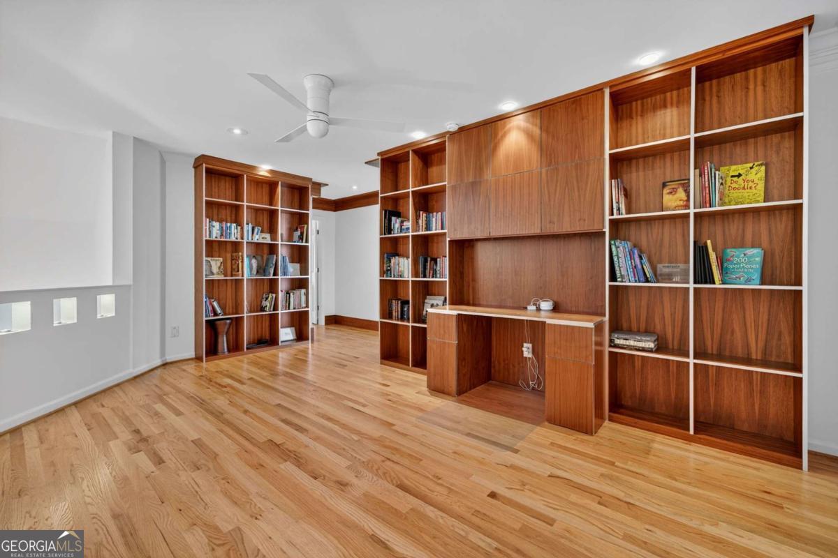 4569 Fountain Drive.