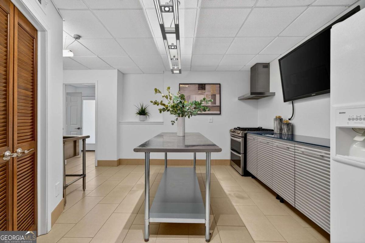 4569 Fountain Drive.