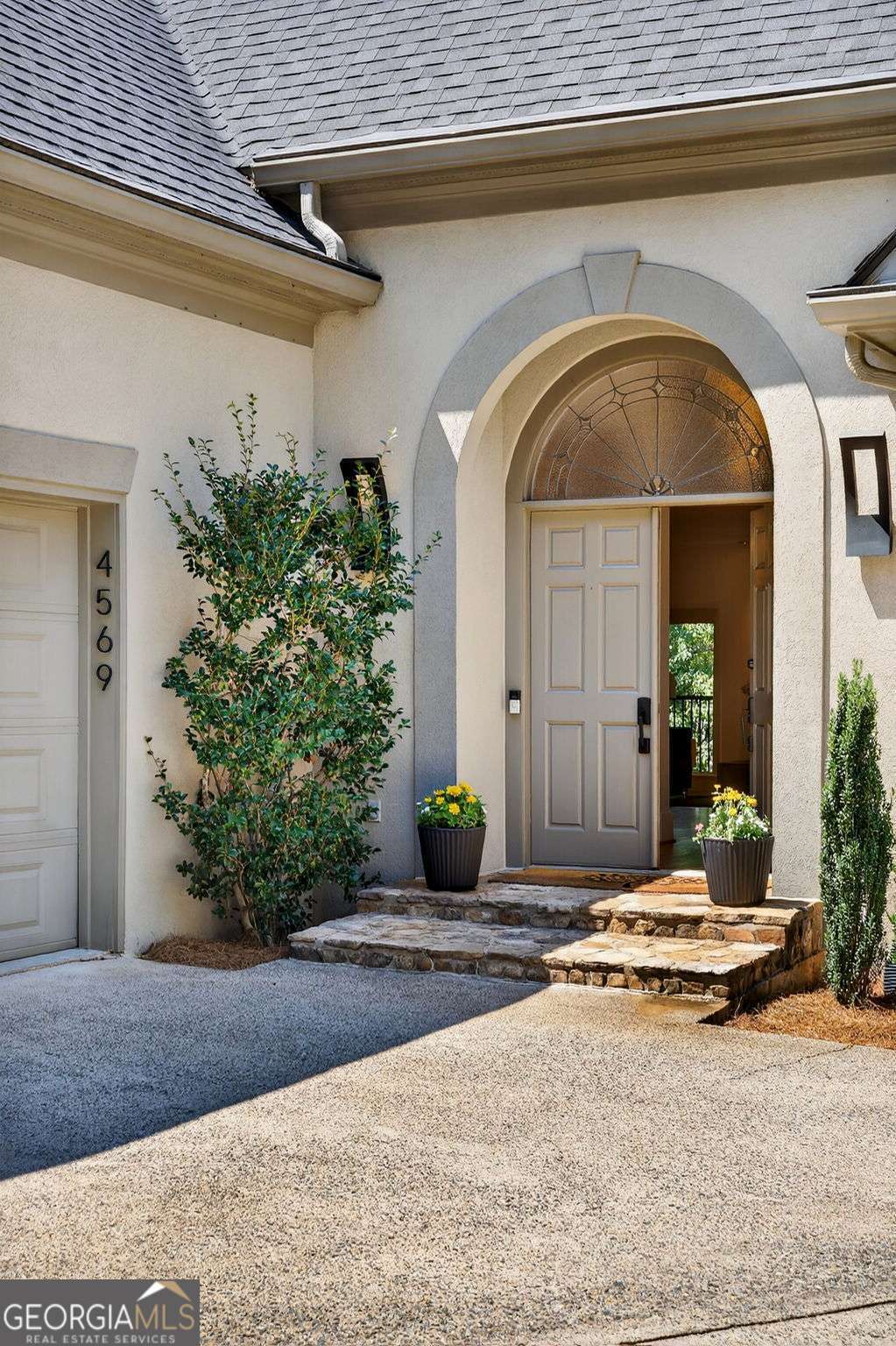 4569 Fountain Drive.