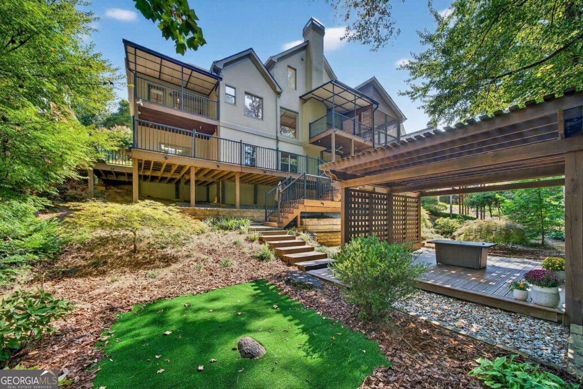 4569 Fountain Drive.