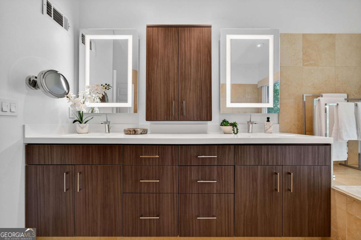 4569 Fountain Drive.