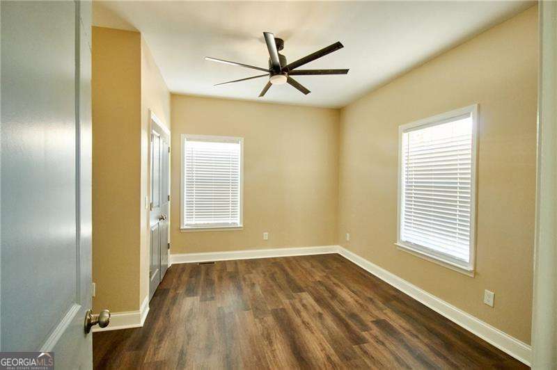 290 VALLEY HILL Road SW