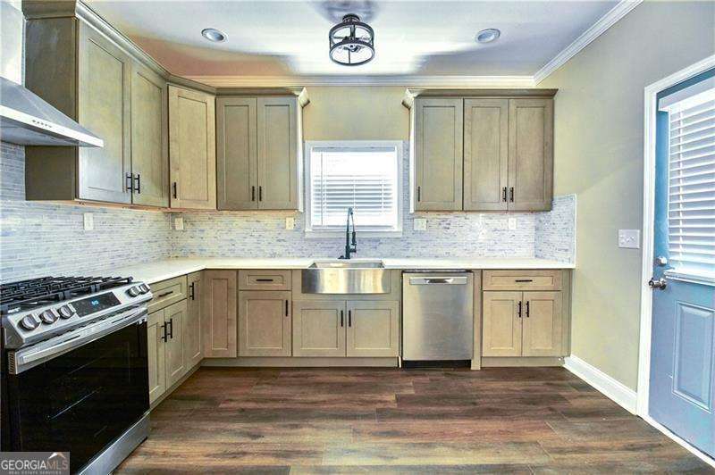 290 VALLEY HILL Road SW