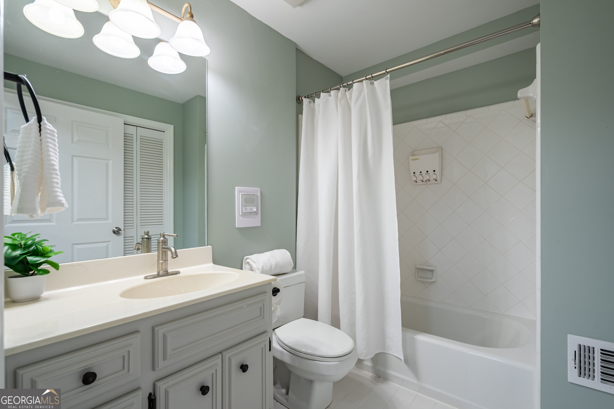 1104 Kelden Ridge NE