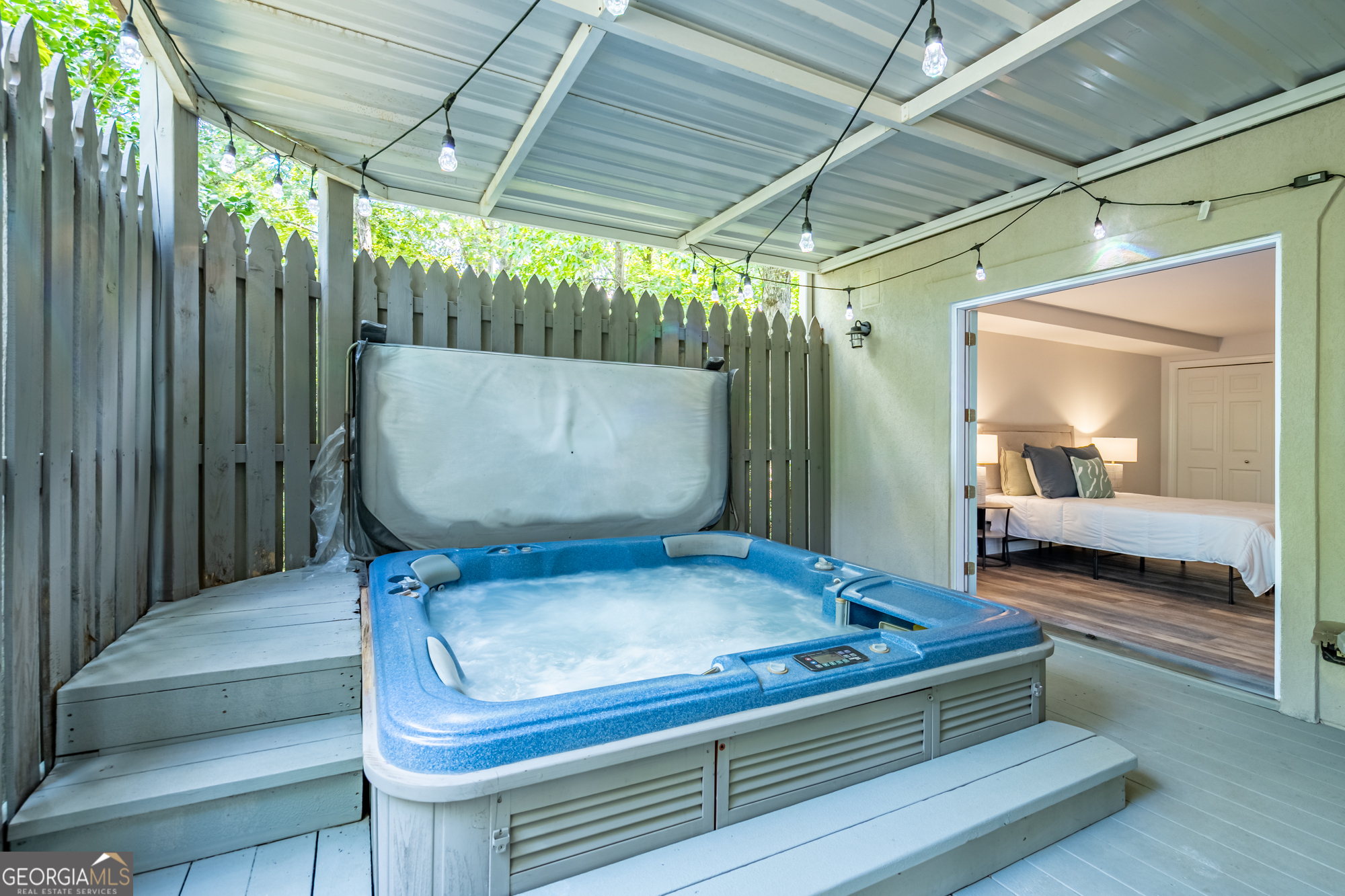 1104 Kelden Ridge NE