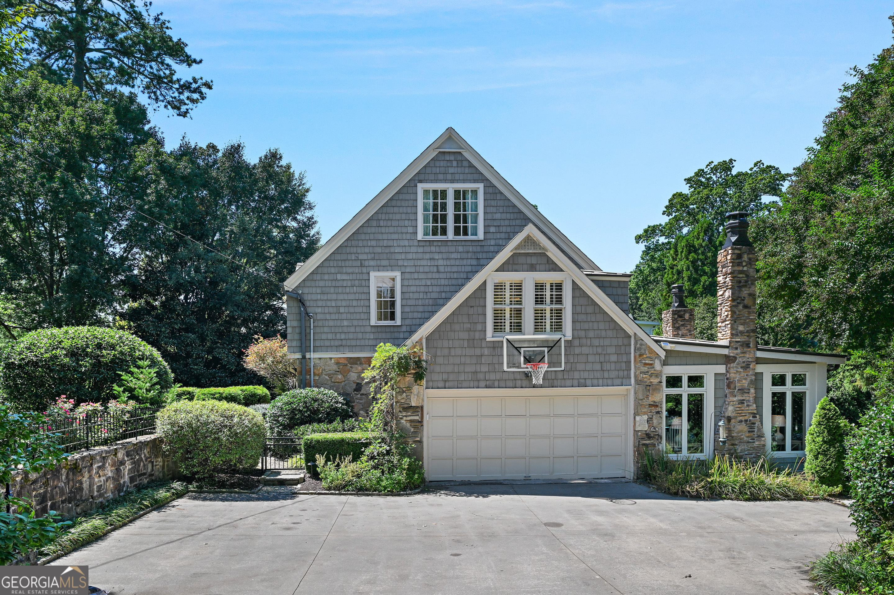 400 Pine Tree Drive NE