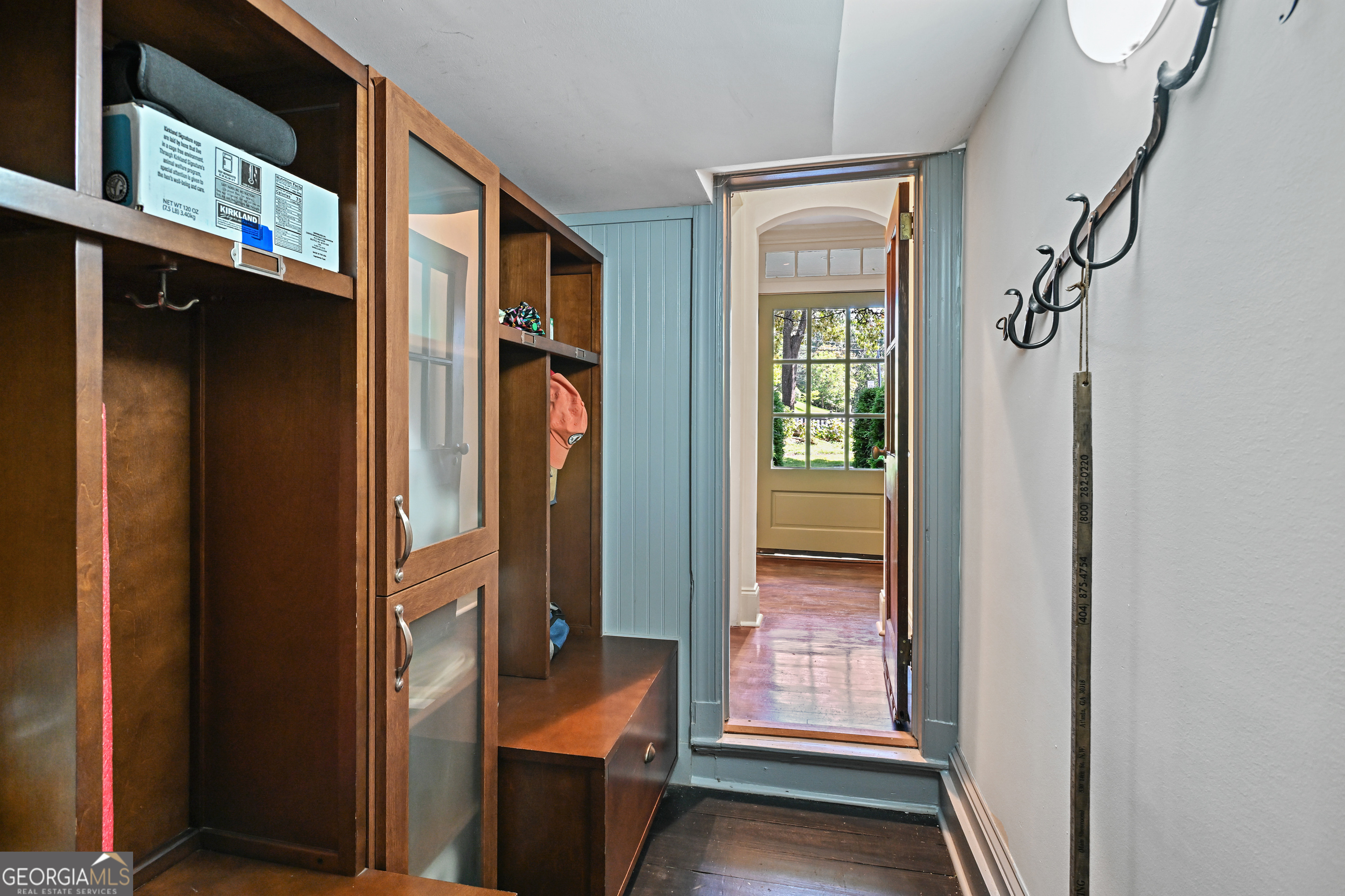 400 Pine Tree Drive NE