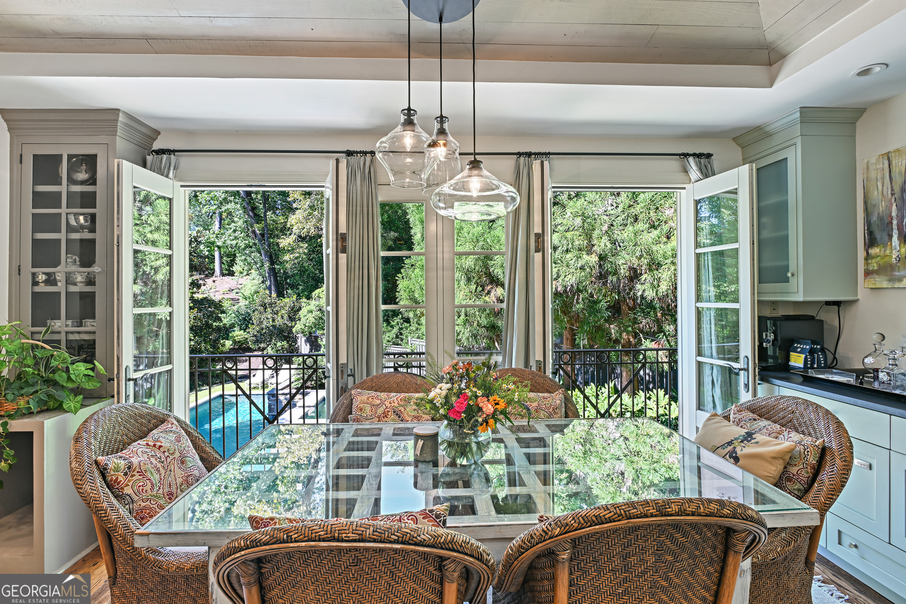 400 Pine Tree Drive NE