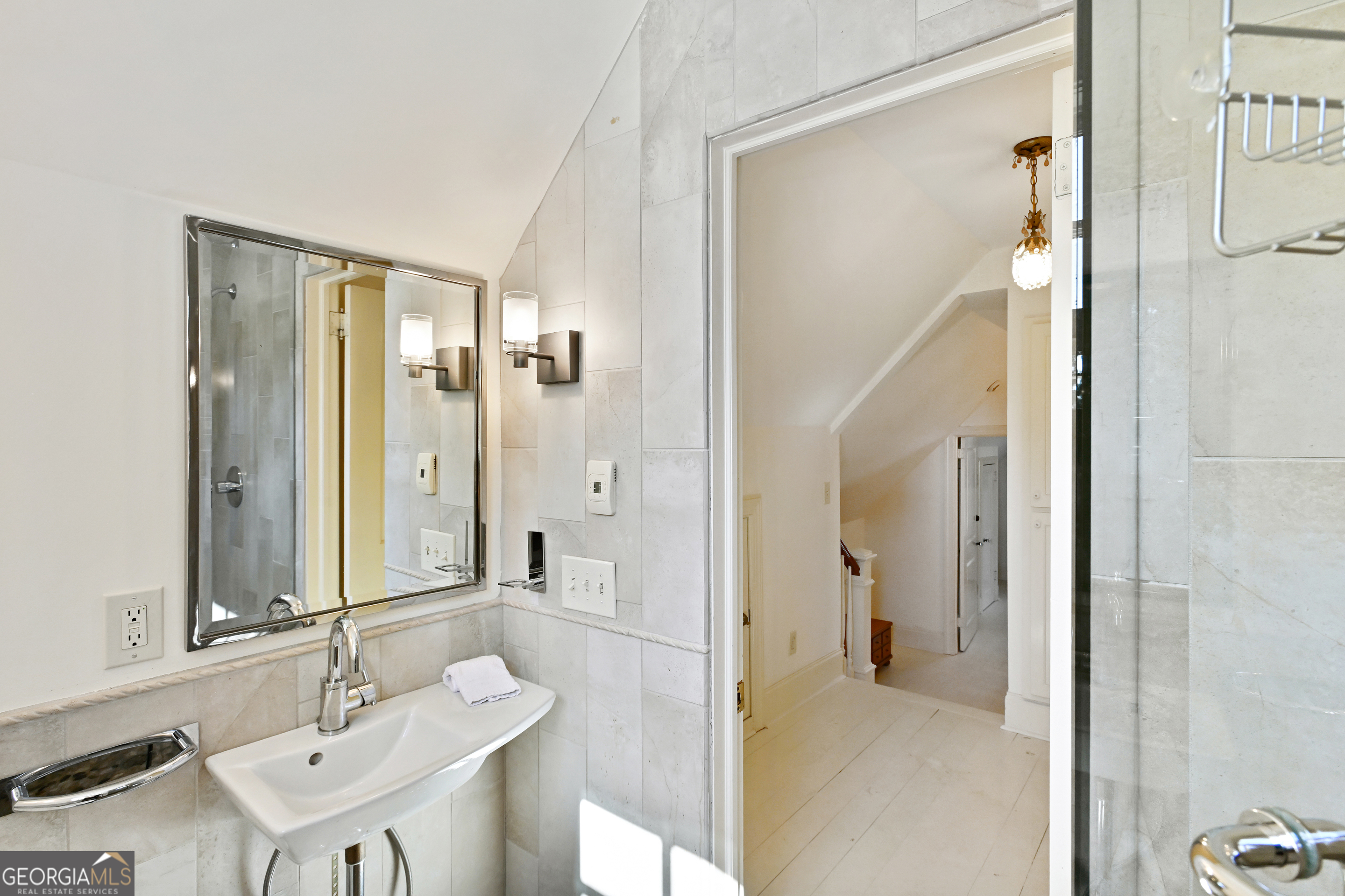 400 Pine Tree Drive NE