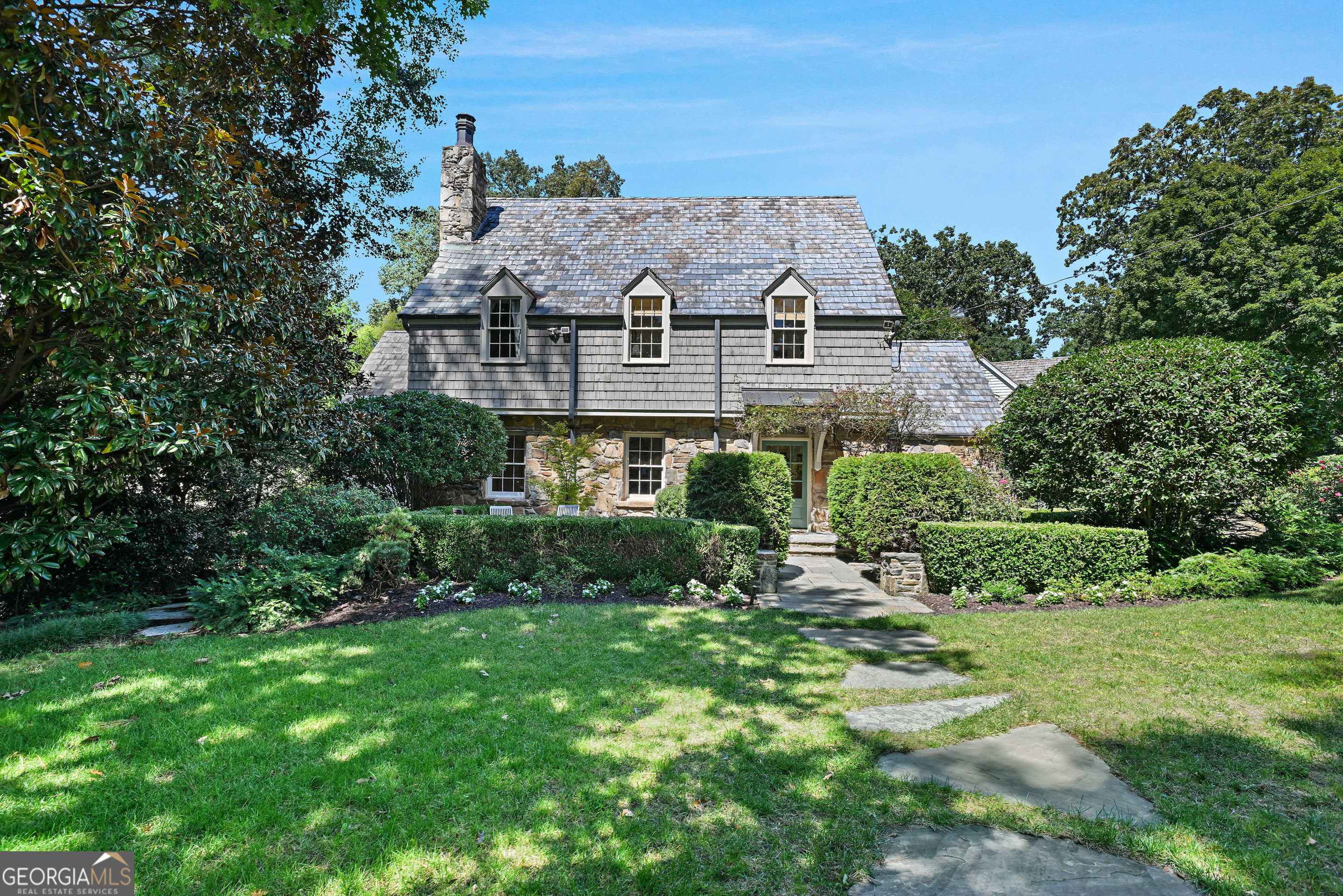 400 Pine Tree Drive NE