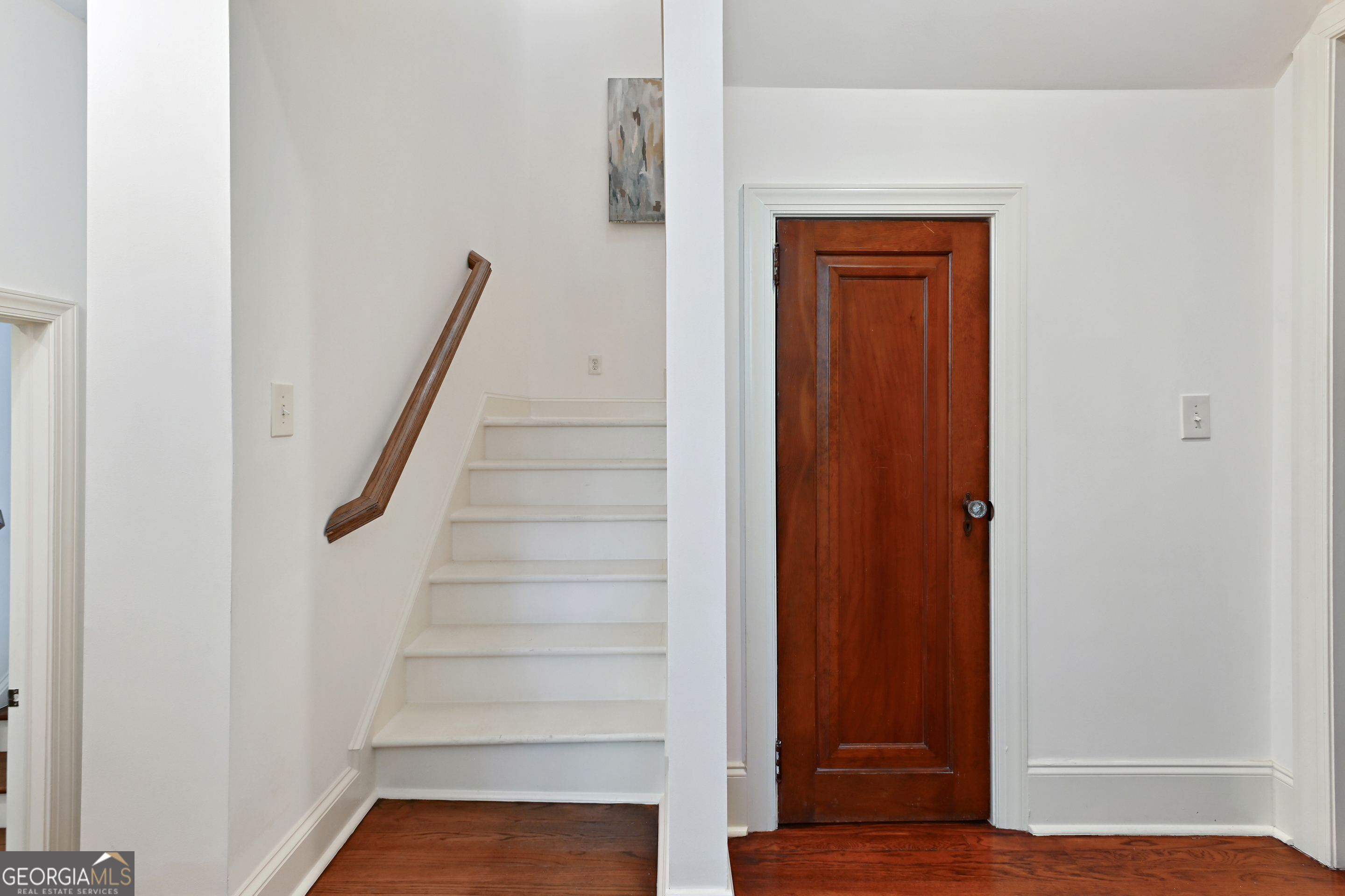 400 Pine Tree Drive NE