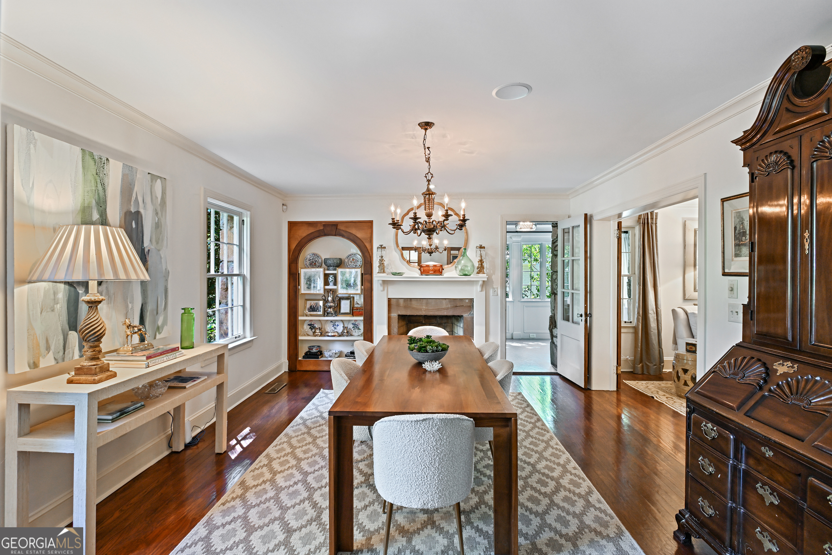 400 Pine Tree Drive NE