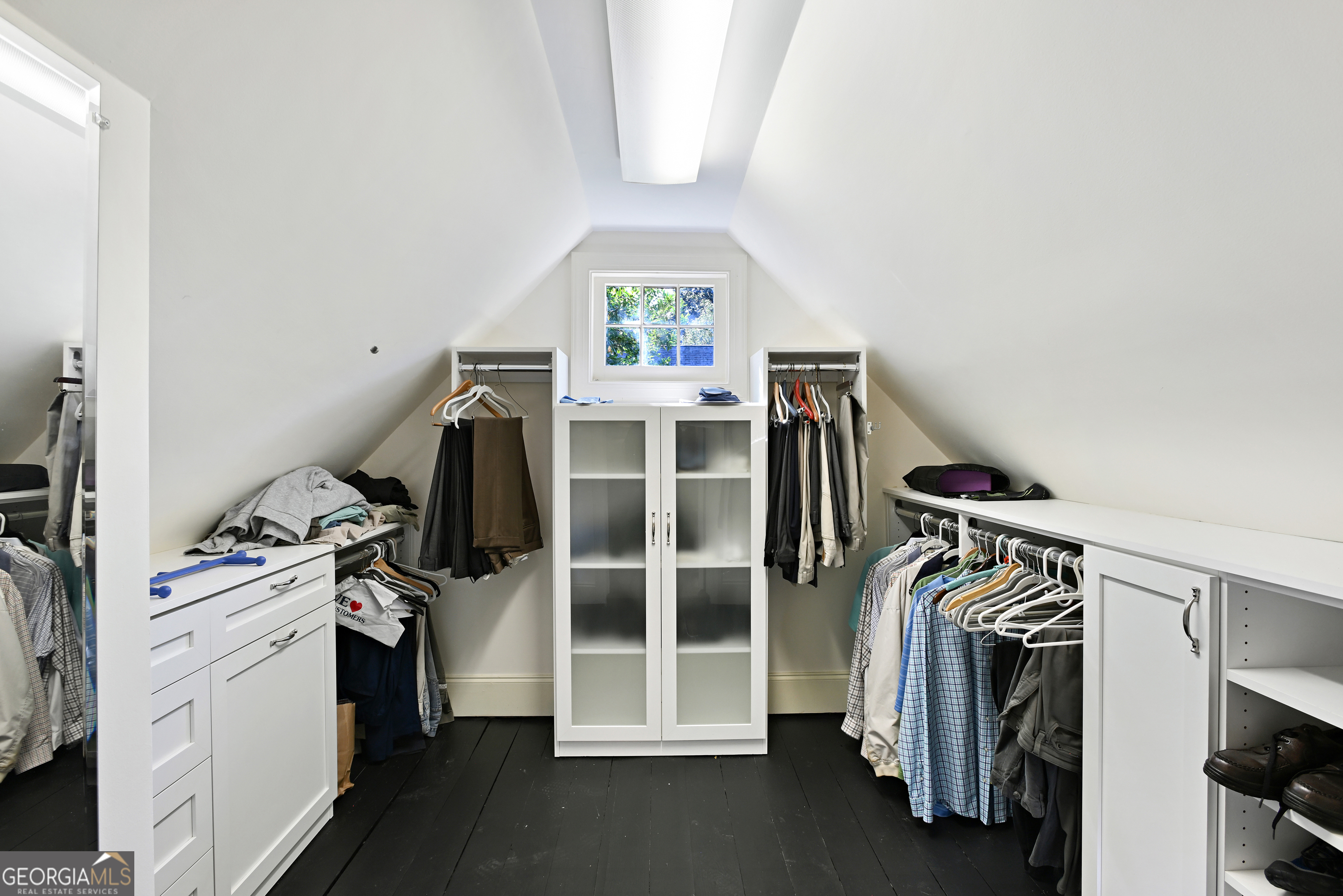 400 Pine Tree Drive NE