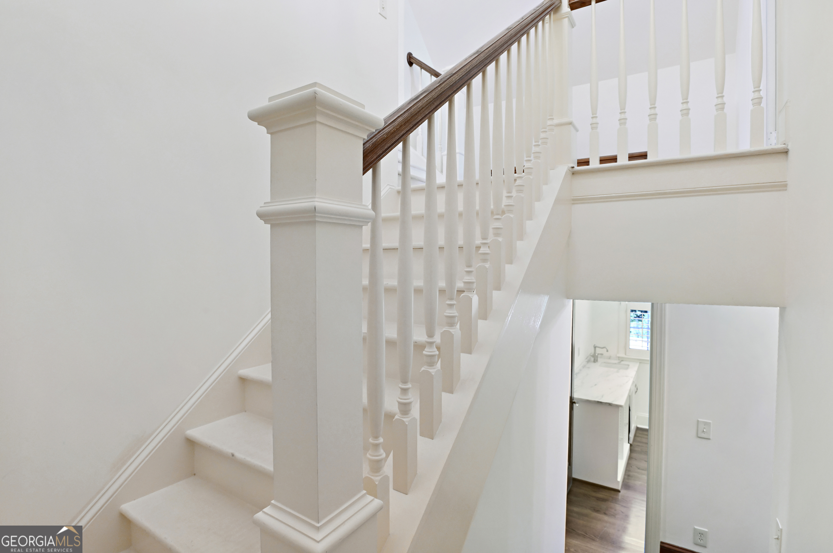 400 Pine Tree Drive NE