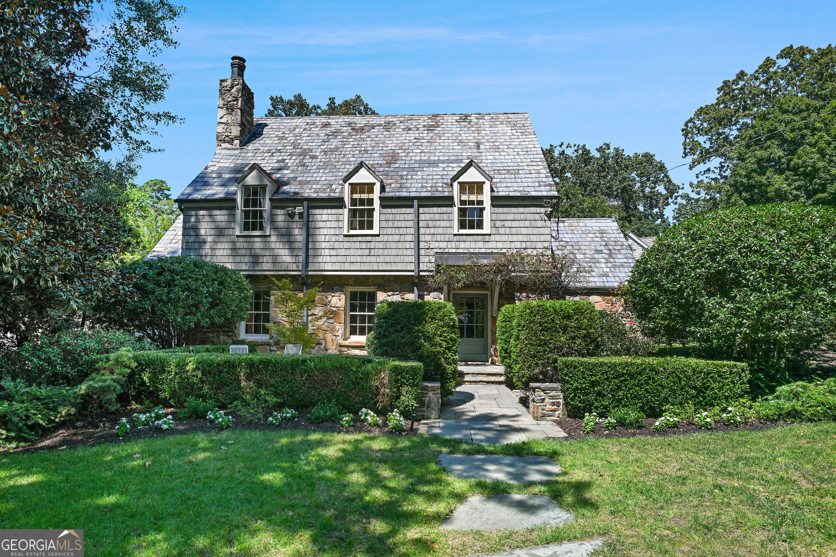 400 Pine Tree Drive NE