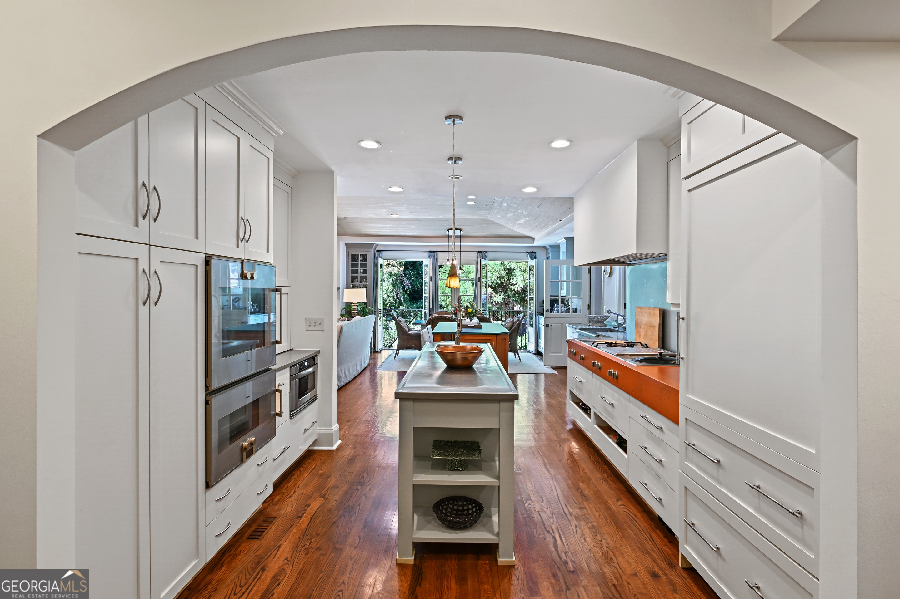 400 Pine Tree Drive NE