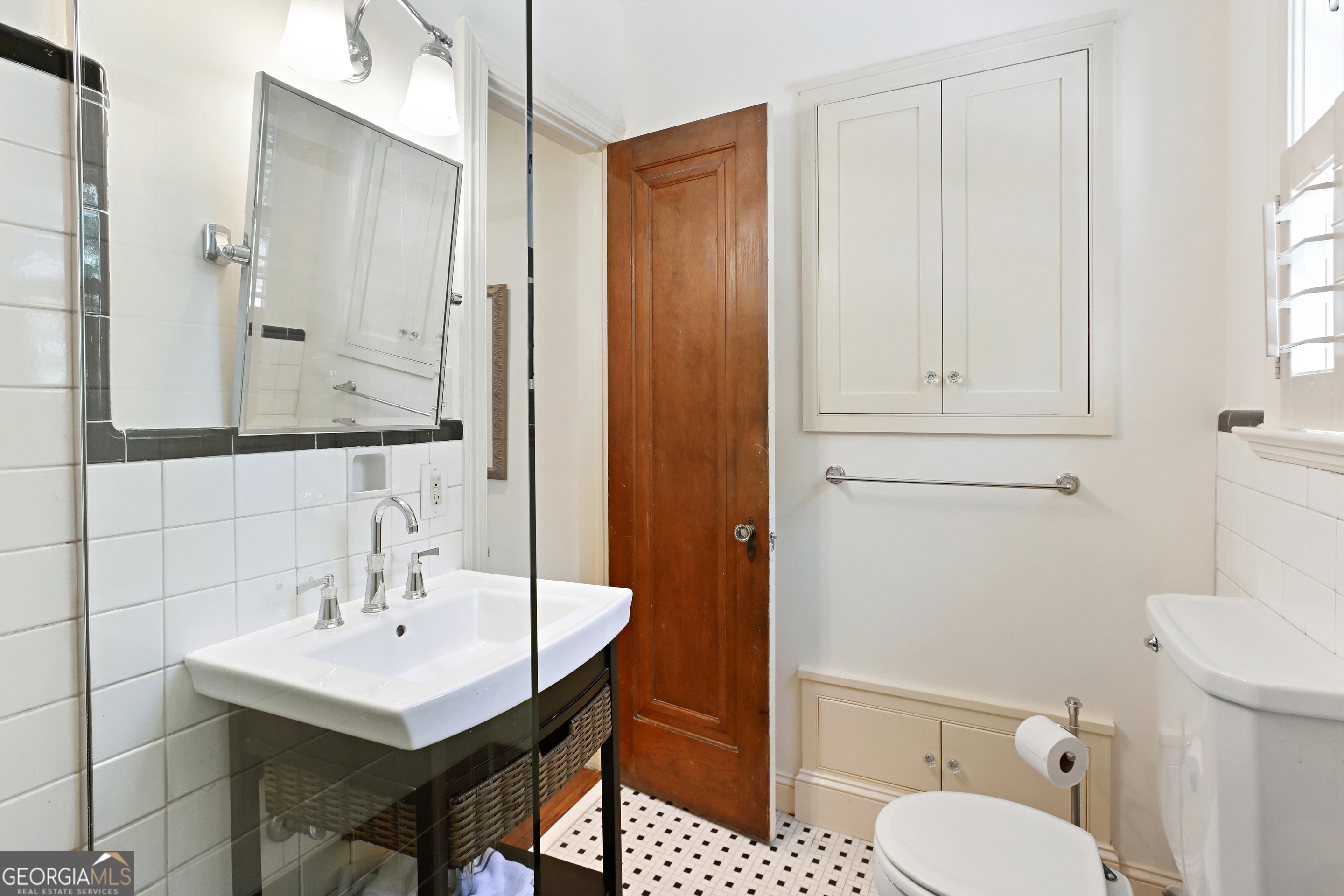 400 Pine Tree Drive NE