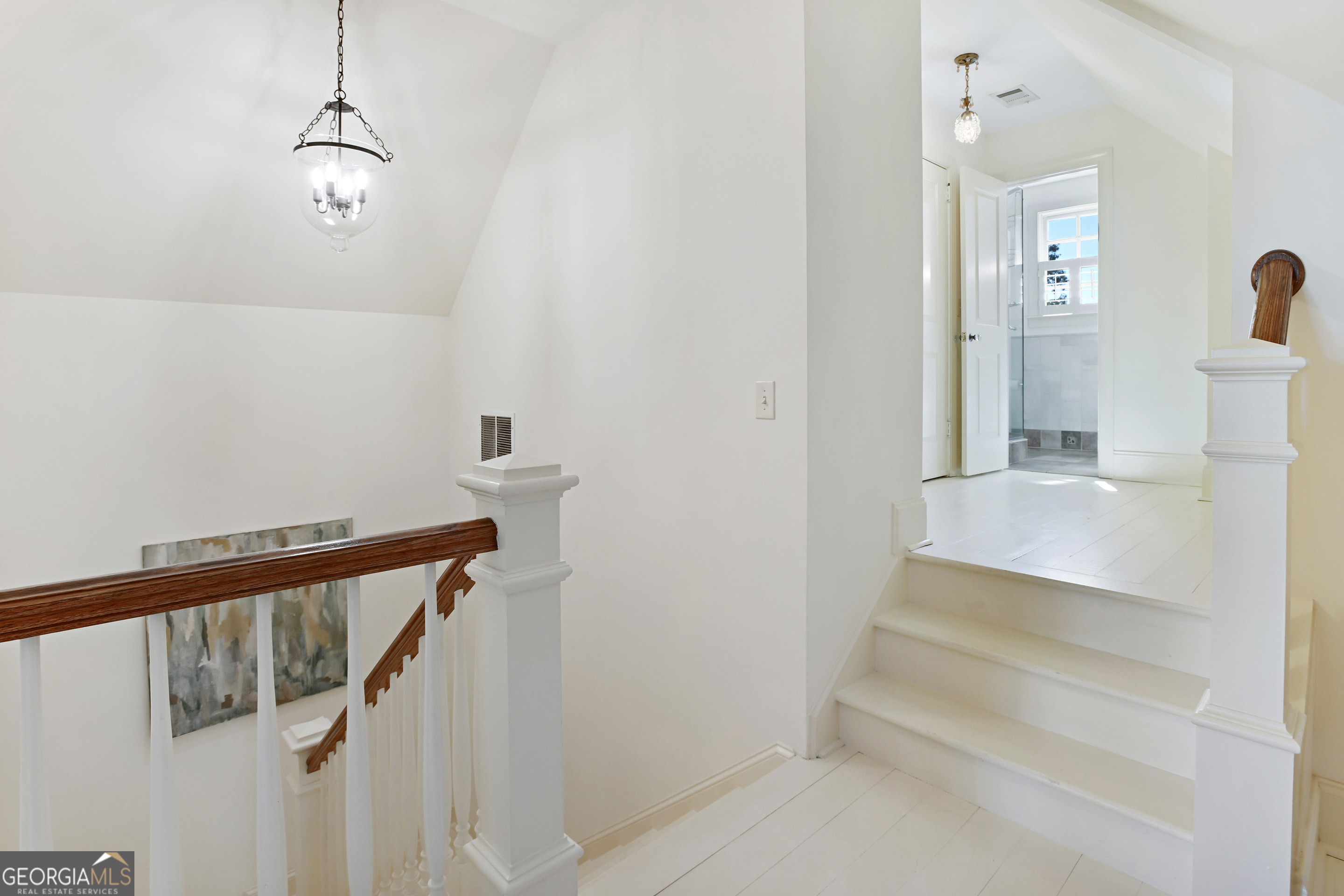 400 Pine Tree Drive NE