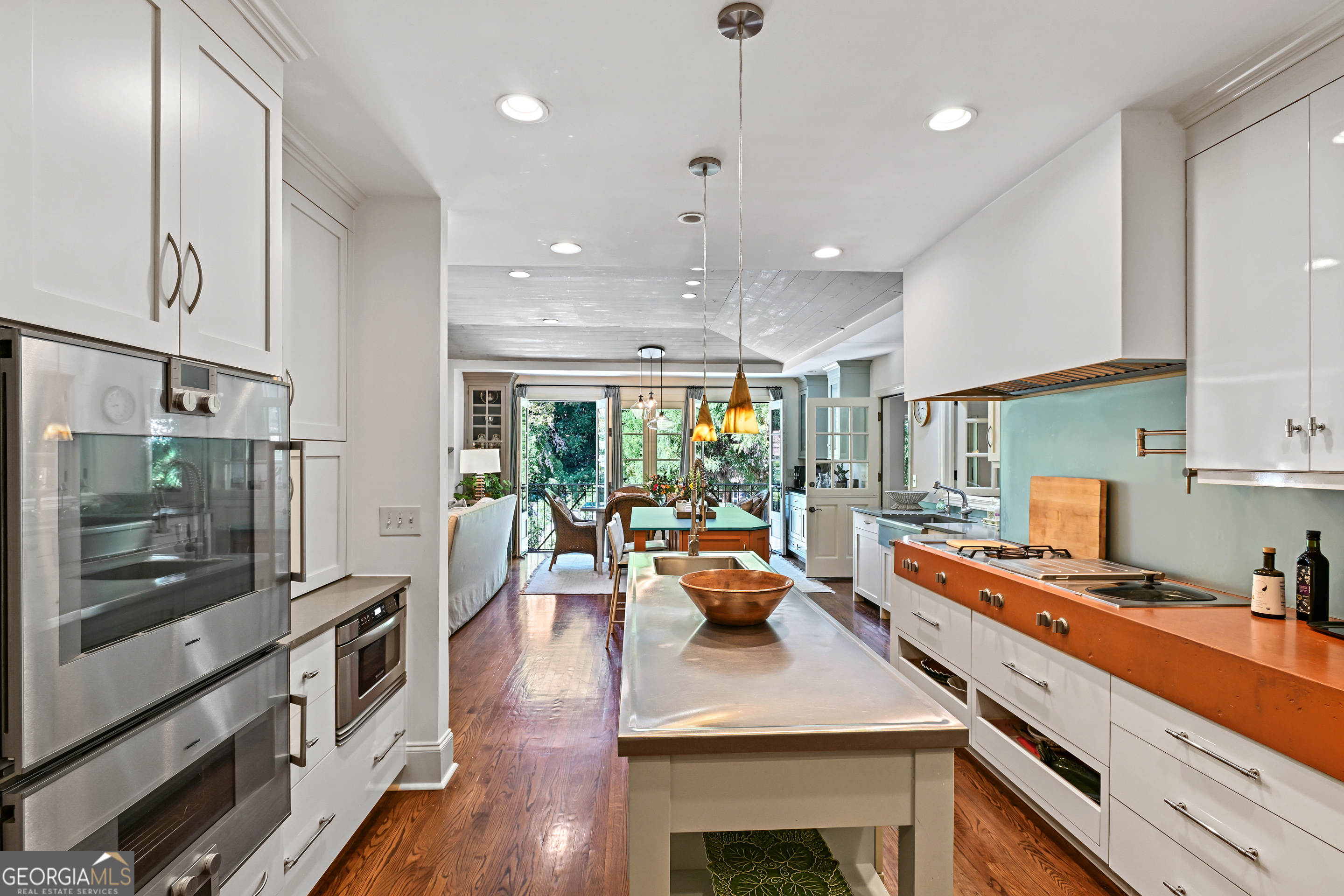 400 Pine Tree Drive NE