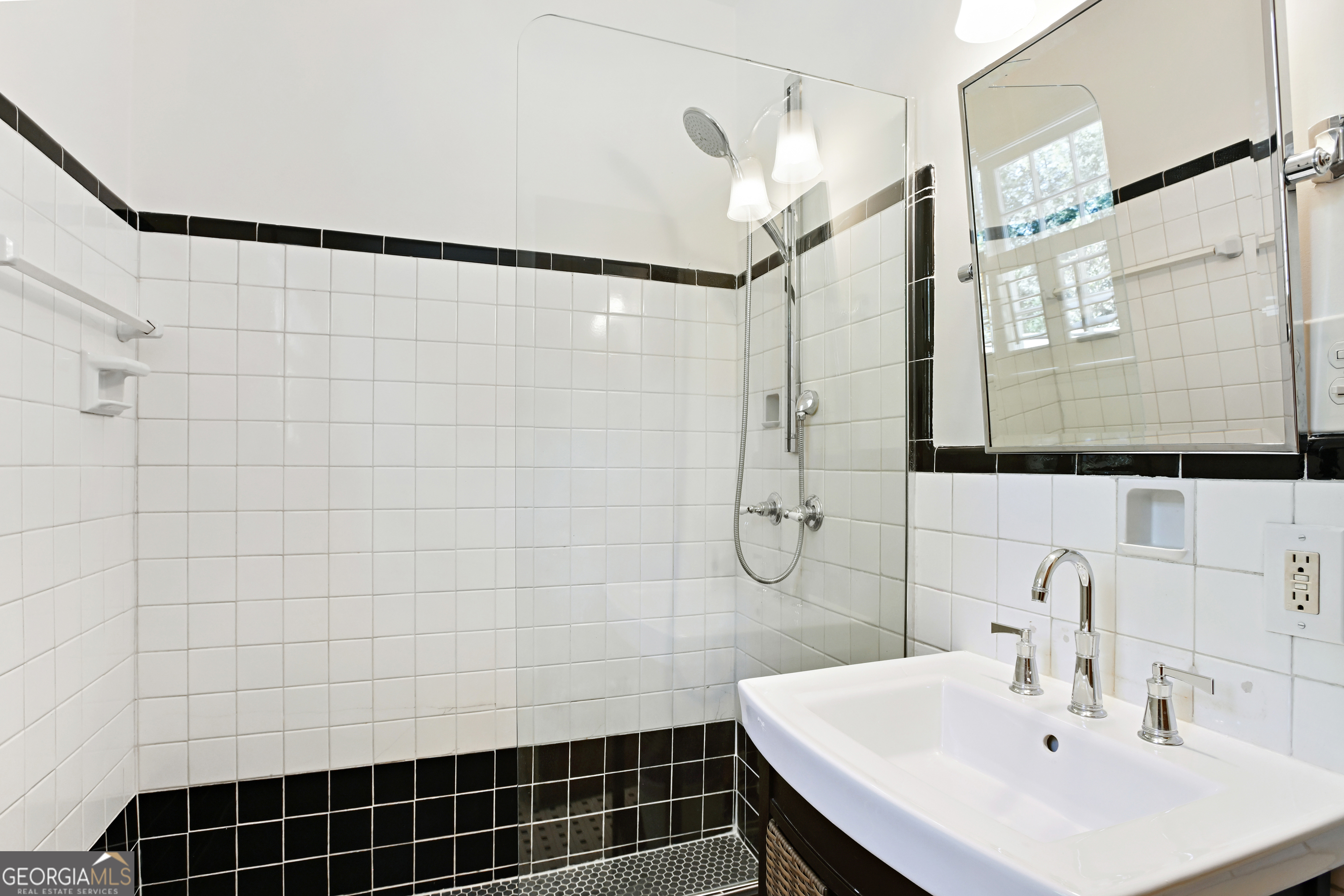 400 Pine Tree Drive NE