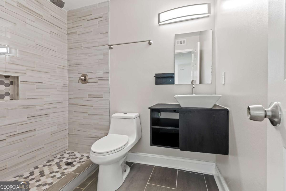 1166 Booth Road SW # 205