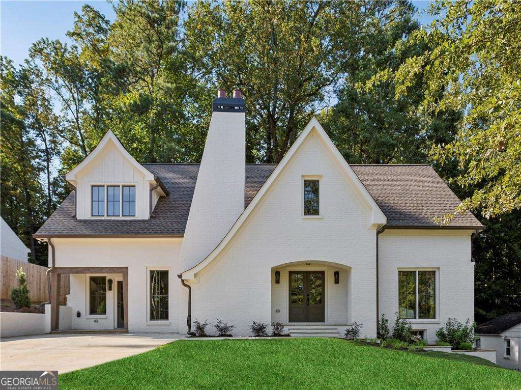 405 Allison Drive NE