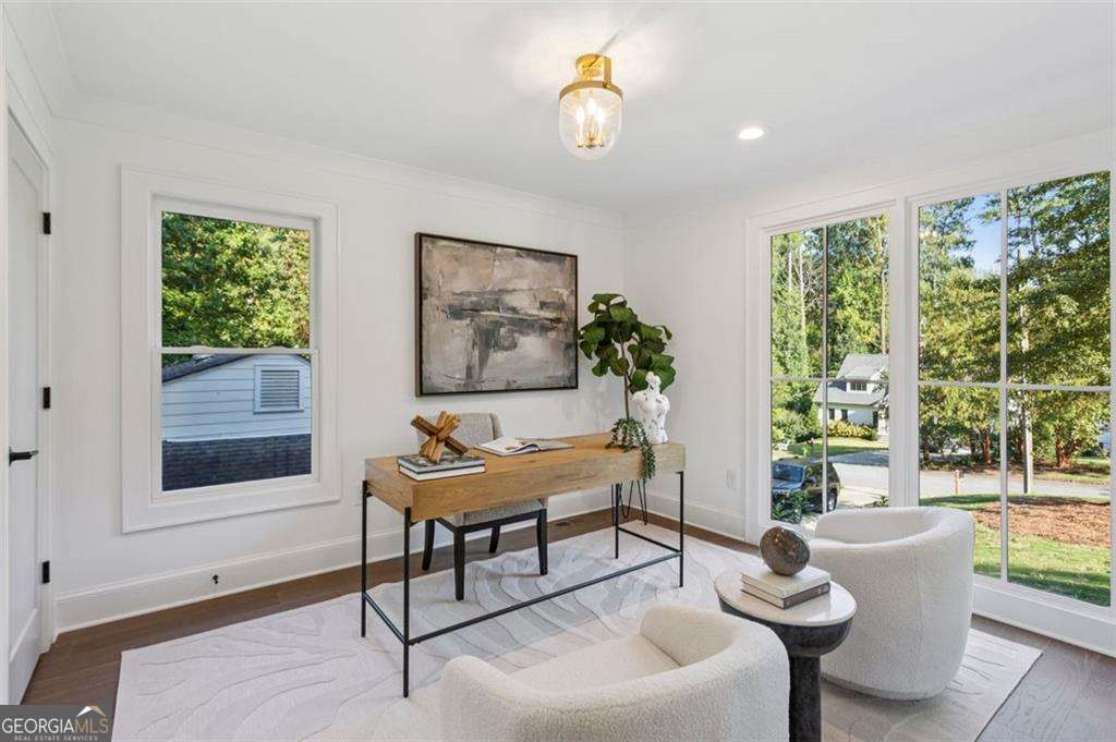 405 Allison Drive NE