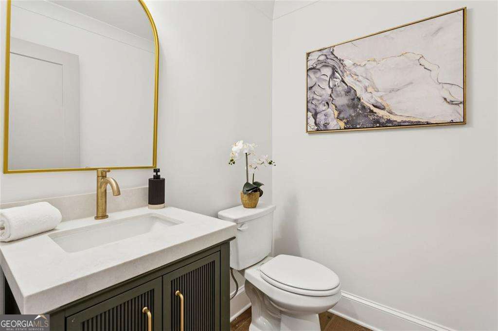 405 Allison Drive NE