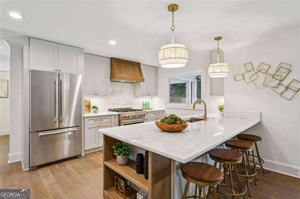 405 Allison Drive NE