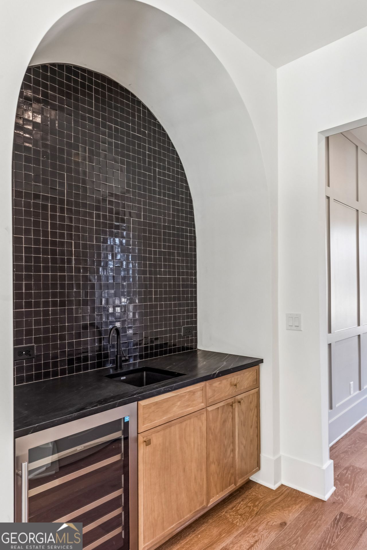 200 River Valley Court